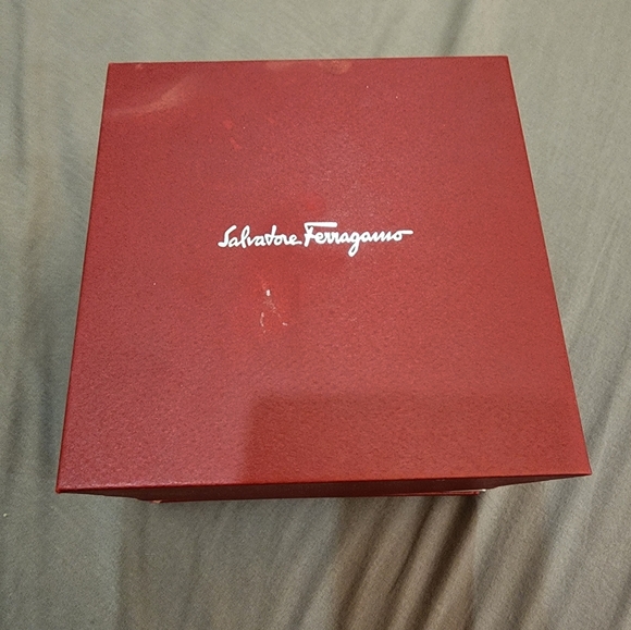 Salvatore Ferragamo Watcg - Picture 2 of 6